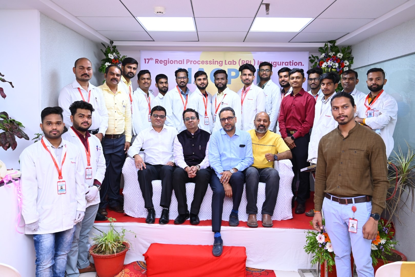 Dr Ajay Kaduskar Chief Guest and Mr Sachin Salvi CFO Thyrocare Technologies Ltd with staff and service providers at the launch of the Thyrocare Regiona