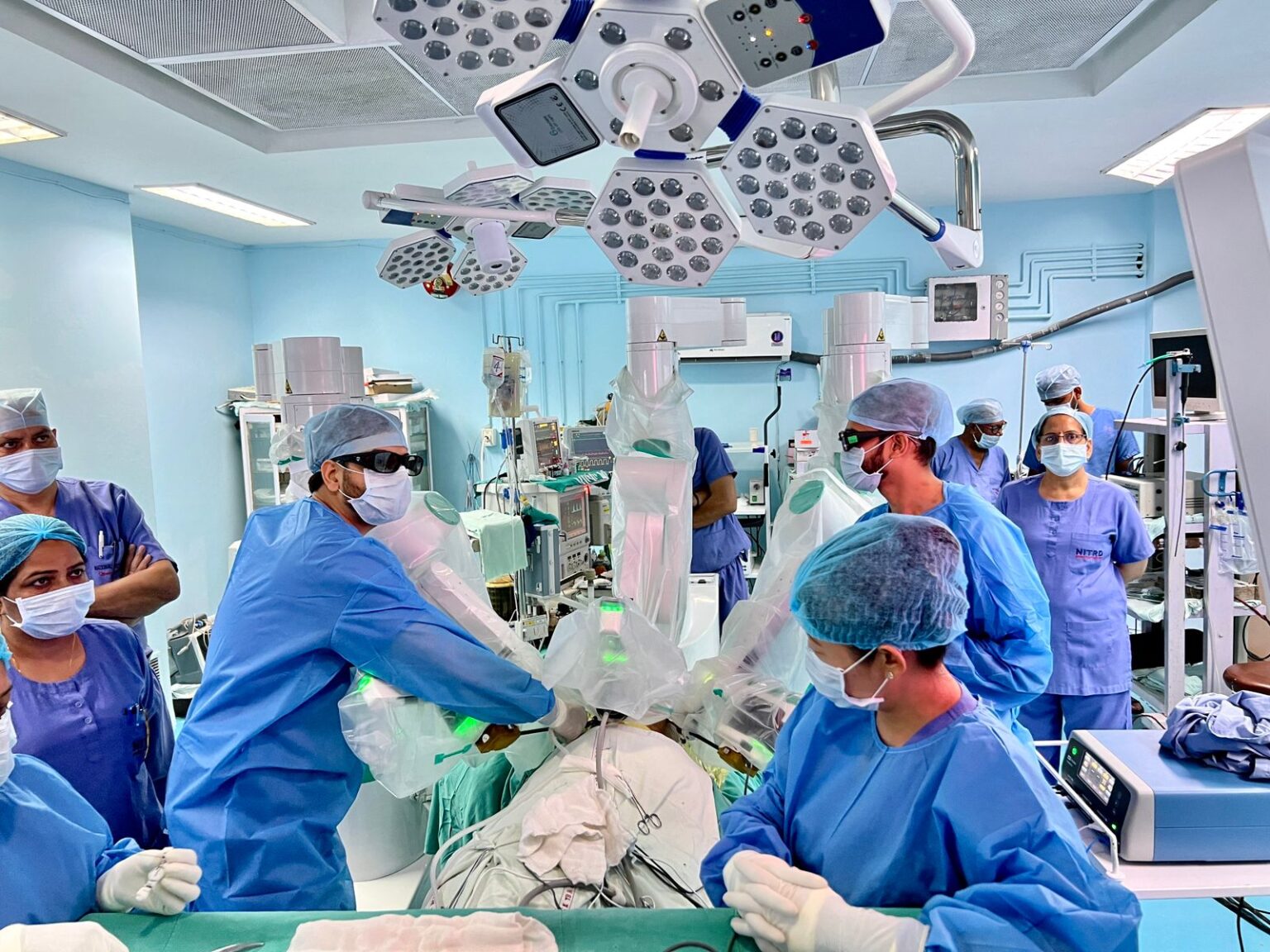 what-are-the-benefits-and-risks-of-robotic-surgery-for-lung-cancer