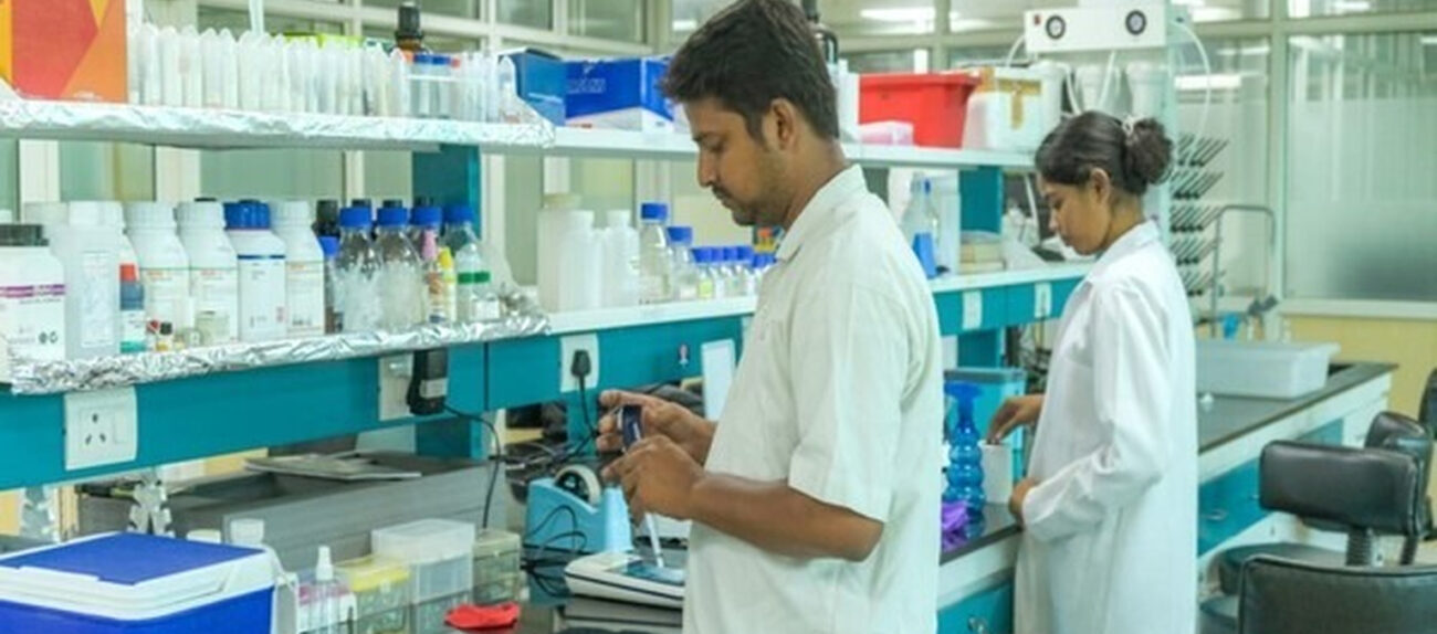 laboratory 1536x678 high quality